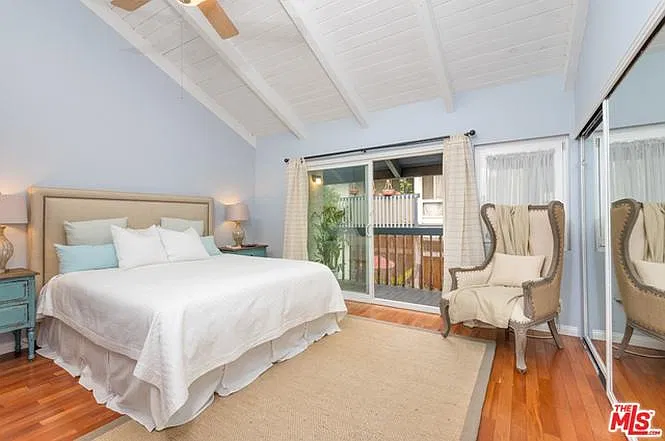 2 bed, 1.5 bath, 1280 sqft, $4,591 — Photo 2