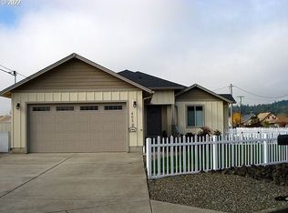 403 S State St, Sutherlin, OR 97479