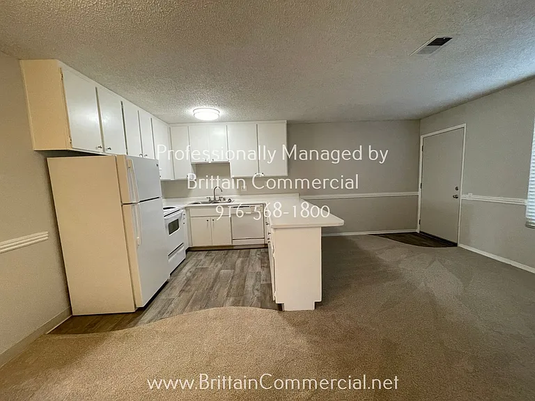 Near Everything, All Amenities! 1616 Q Street, Camellia Court Apartments — Photo 13
