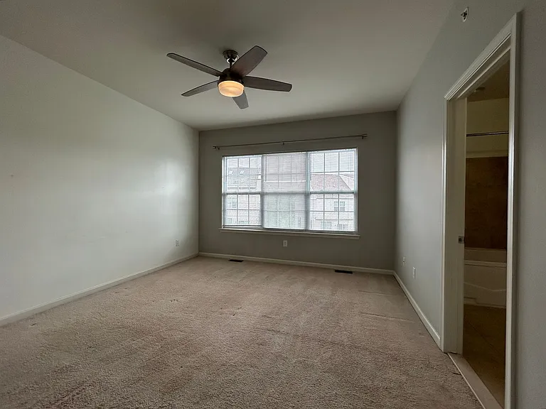1379 Parish Ave — Photo 17