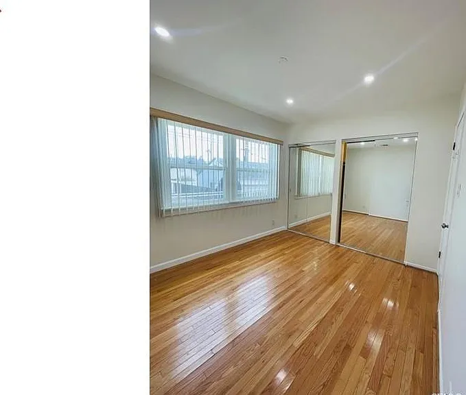 1422 Spazier Ave — Photo 8