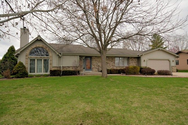 1st image of 26011 Barberry Ln