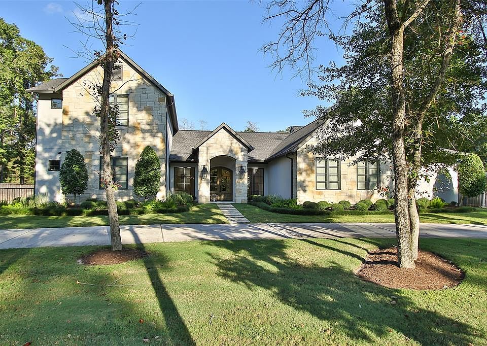 1st image of 9811 Clubhouse Cir