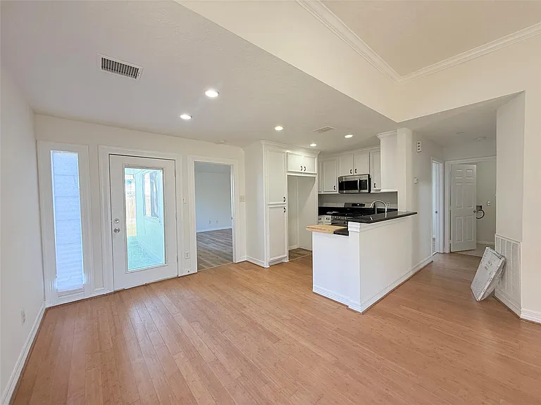 5122 Breckenridge Dr — Photo 3