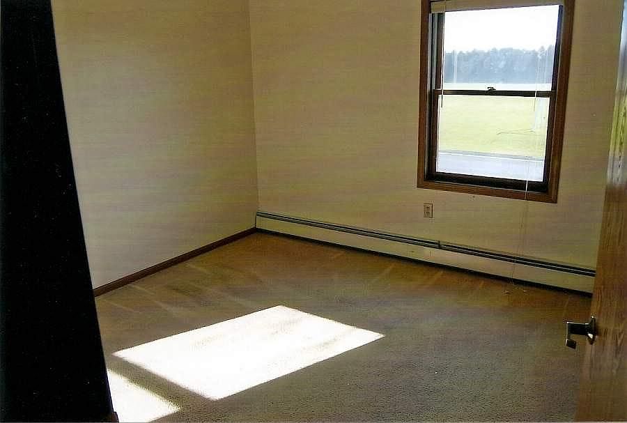 SPACIOUS BEDROOM