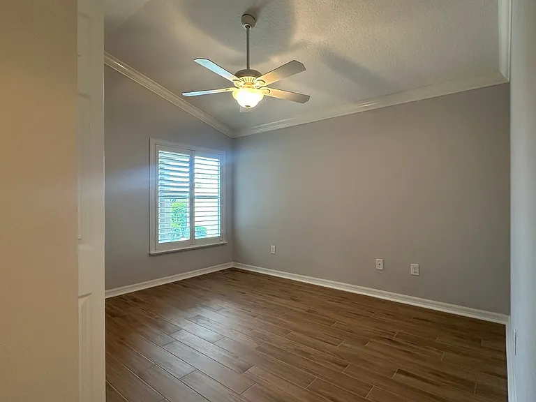 724 Yager Ln — Photo 22