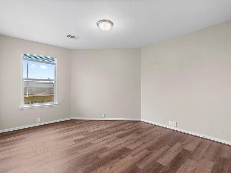 511 Cypresswood Knl — Photo 9