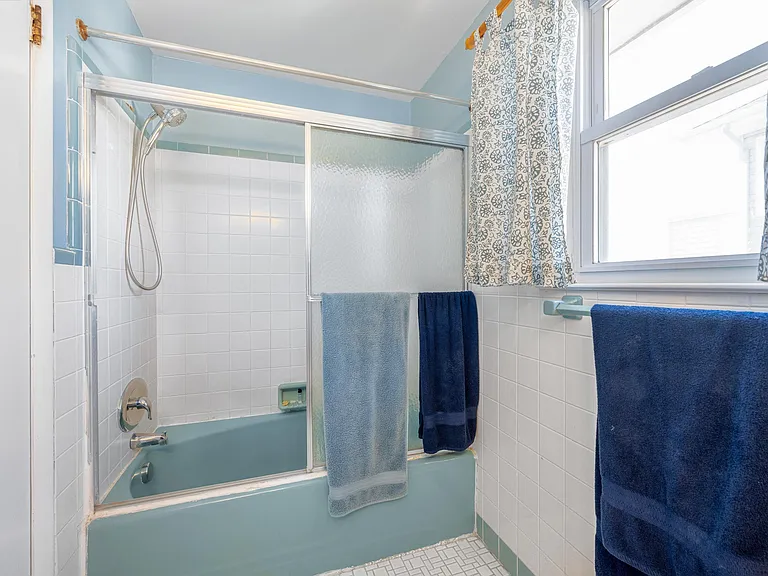 108 S Newark Ave — Photo 20
