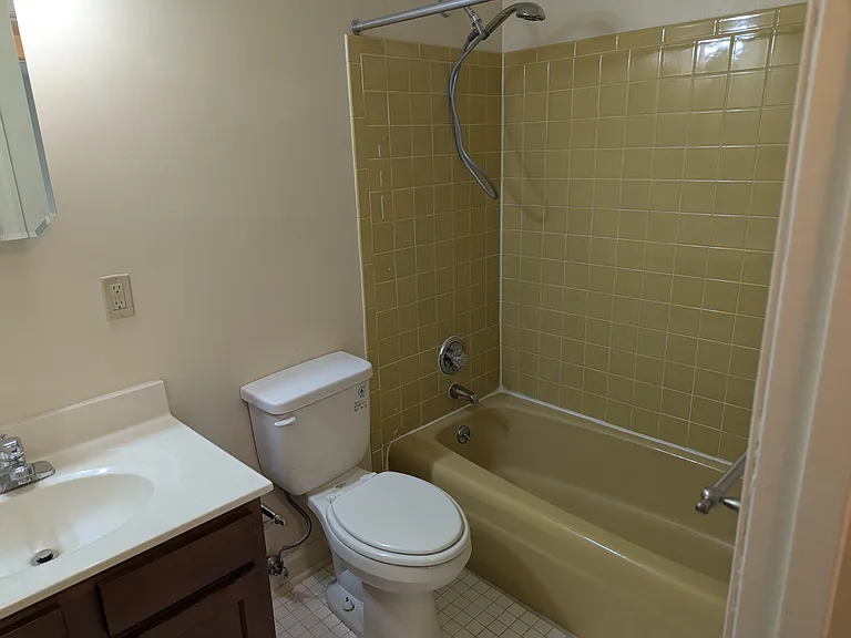 Brandon Point Apartments — Photo 15