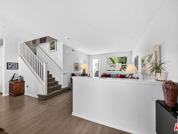 3rd image of 692 Colorado Cir