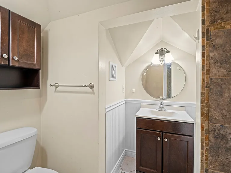 206 W Waverly Pl — Photo 14