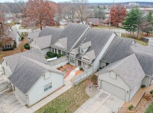 1924 Maple Cir, West Des Moines, IA 50265