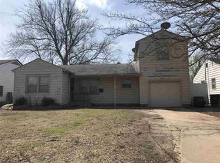 2221 W Maple Ave, Enid, OK 73703