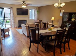 166 Old Brookfield Rd #11-4, Danbury, CT 06810