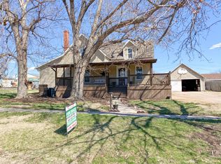 504 1st St, Prairie View, KS 67664
