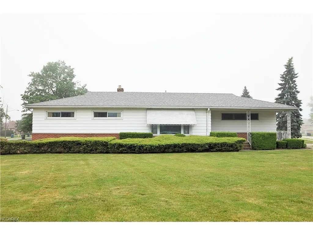 6398 Stanbury Rd photo 1