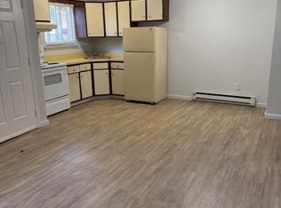 3 Pk Centre Dr, Deer Park, NY 11729