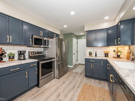 5th image of 342 Plymouth Pl
