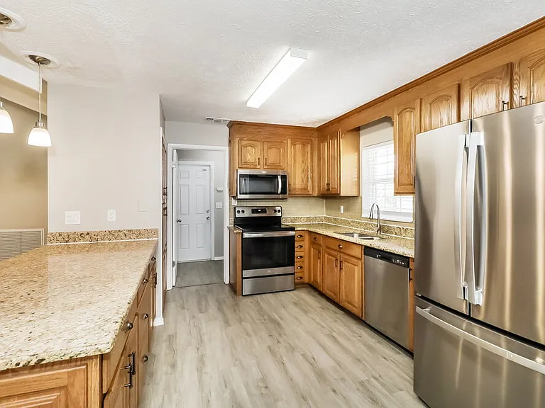 13403 Woodward Dr — Photo 7