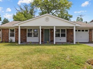 1 Flamingo Dr, Saint Peters, MO 63376