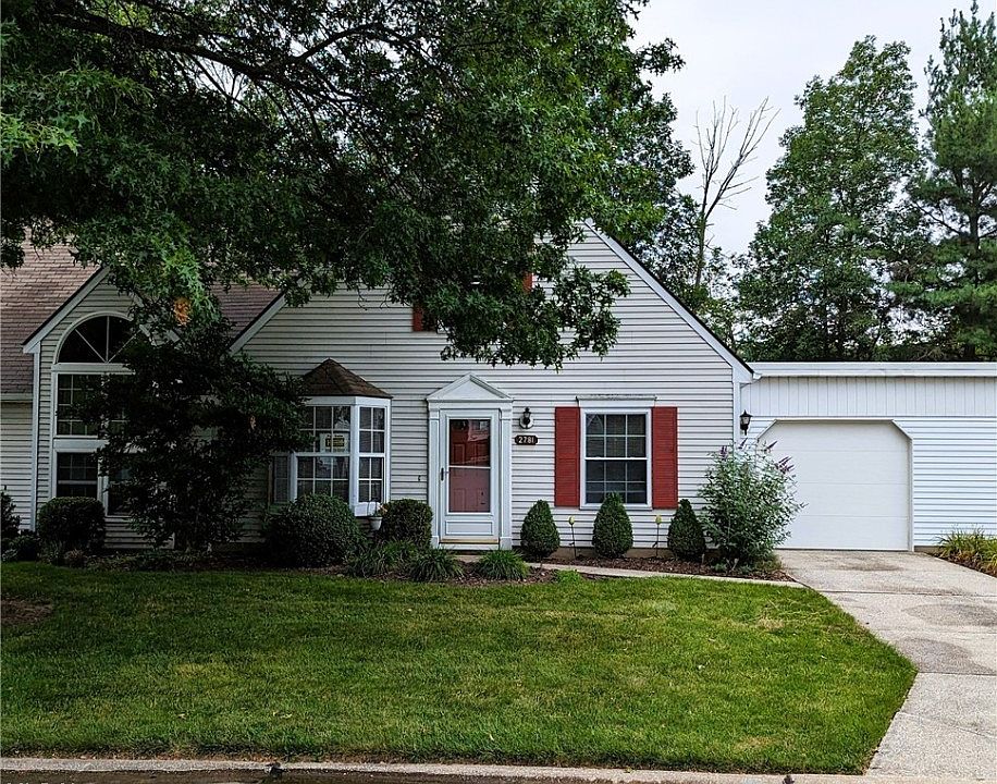 1st image of 2781 Tinkers Ln #11E