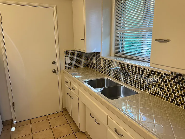 3137 Overland Ave #3 — Photo 8