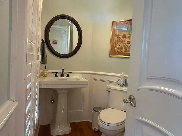 27 32nd Ave — Photo 30