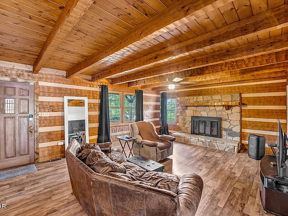 3rd image of 1540 Kidwell Ridge Rd