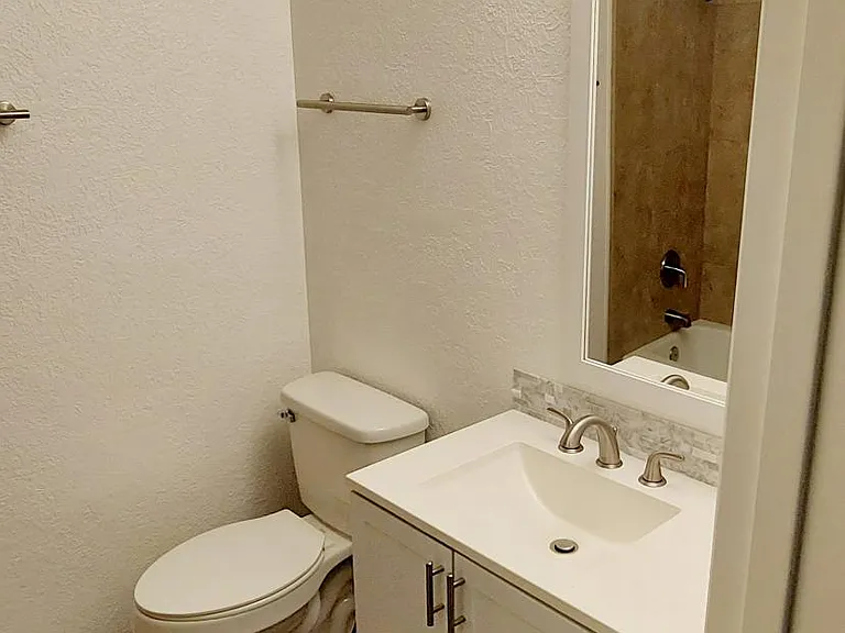 1345 Branson Ave #1A — Photo 11
