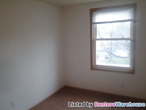 4th image of 707 Grotto St N APT 2