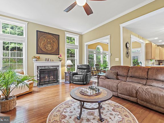 5th image of 904 Santmyer Dr SE