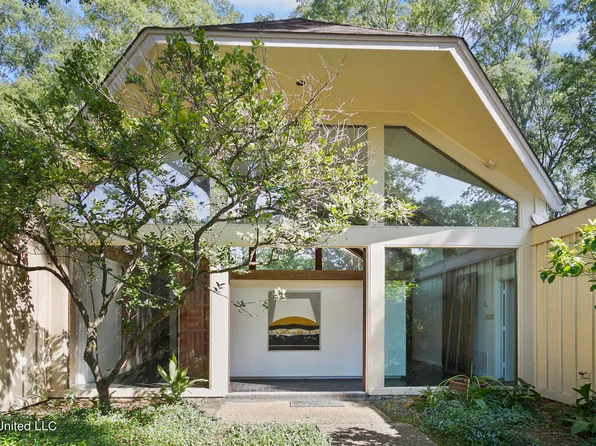 2349 Twin Lakes Cir, Jackson, MS 39211