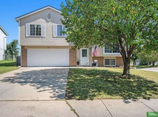 8955 N 81st St, Omaha, NE 68122
