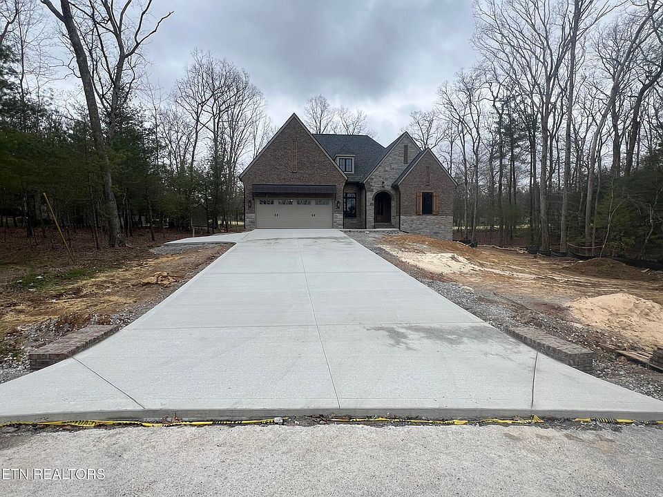 1st image of 125 Leyden Dr