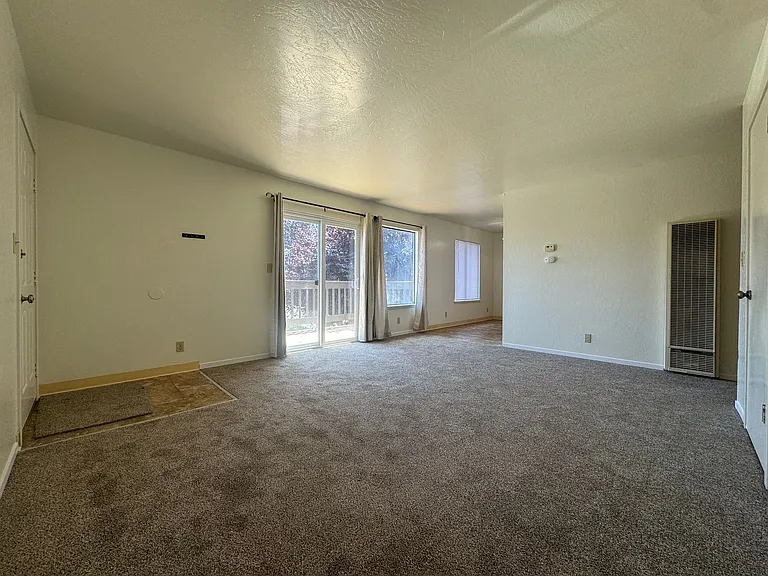 5016 Valley East Blvd — Photo 8