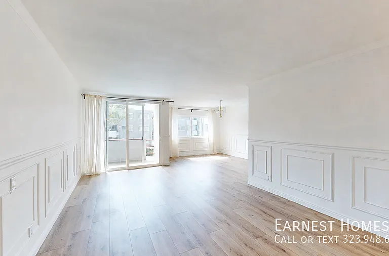 4915 Tyrone Ave #204 — Photo 2