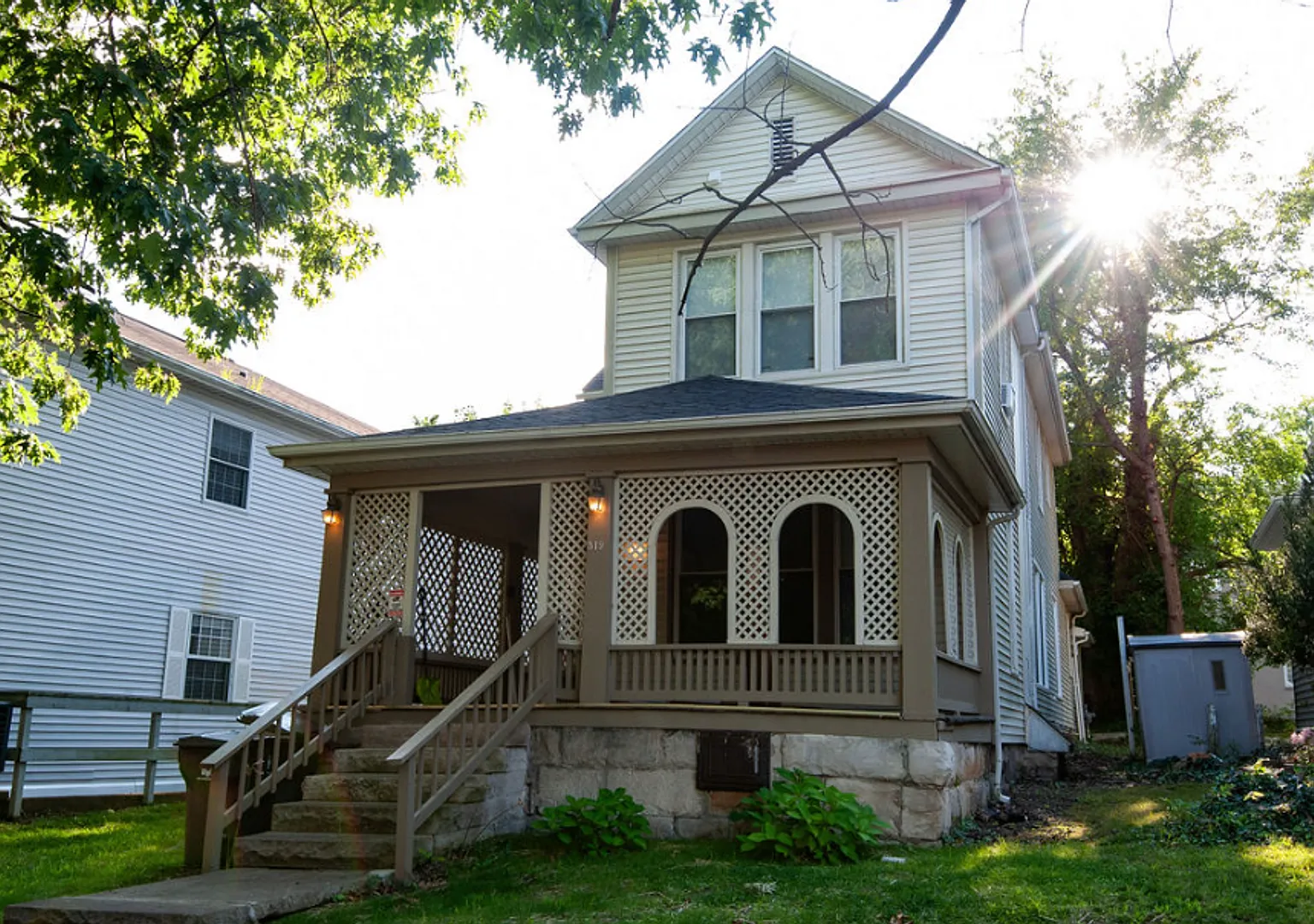 319 N. Lincoln — Photo 1