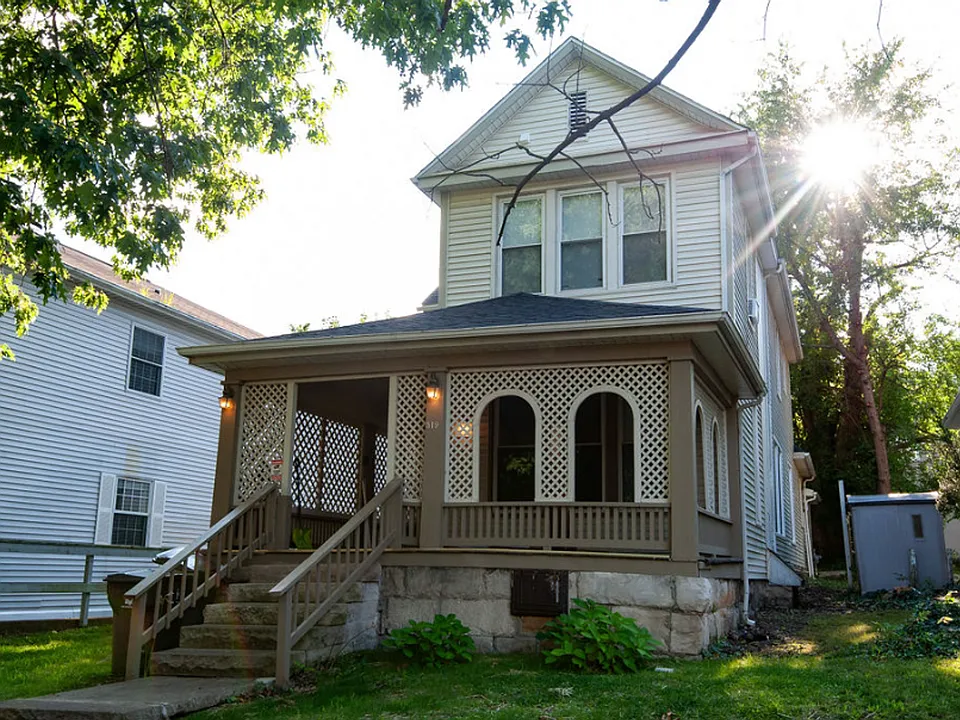 319 N Lincoln St