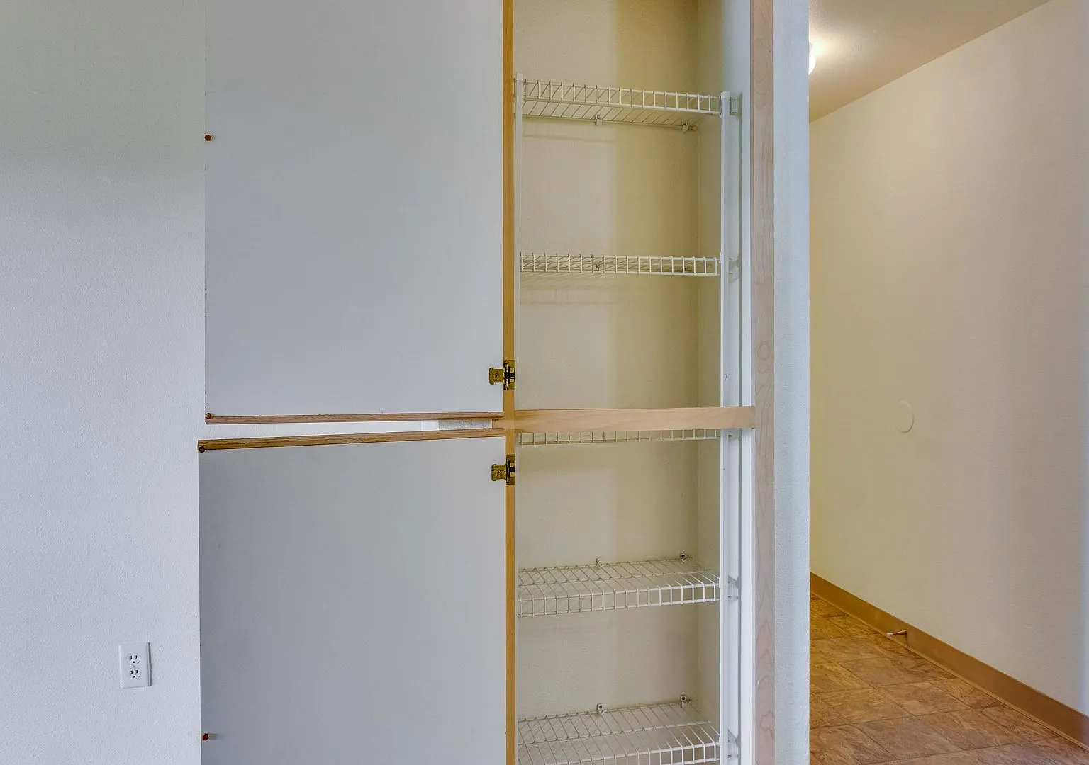 Maplewood Apartments — Photo 4