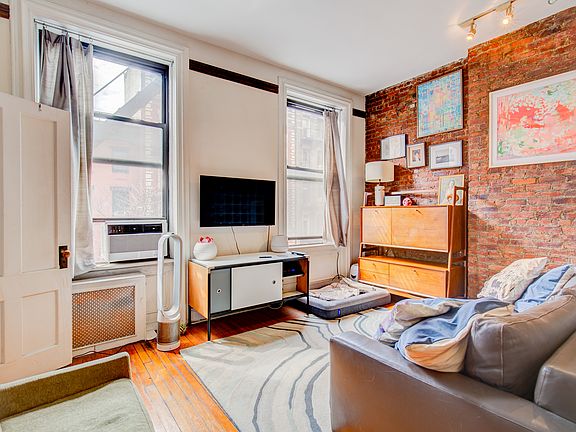 4th image of 322 E 19th St #2