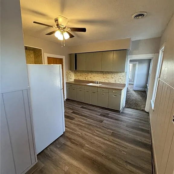 29435 Euclid Ave — Photo 5