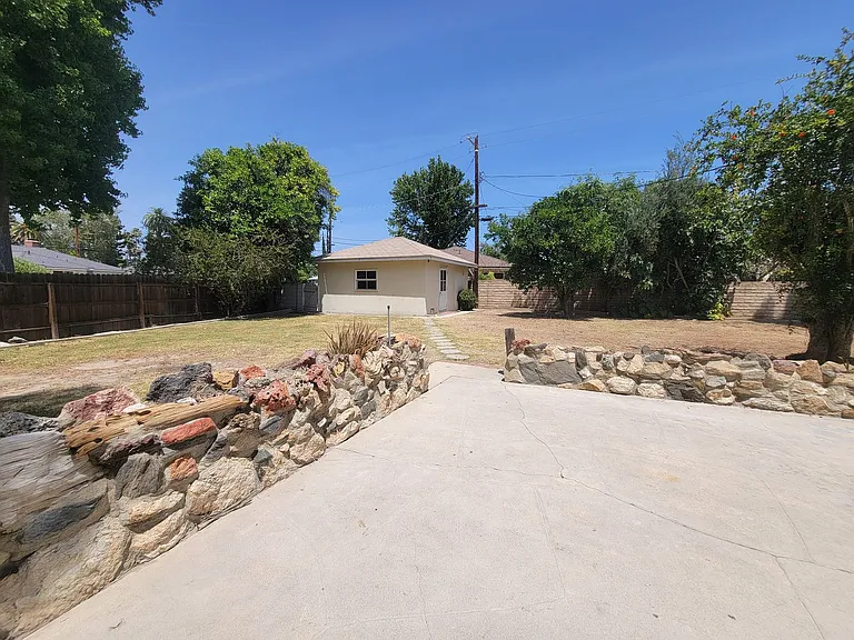 7118 Irondale Ave — Photo 21