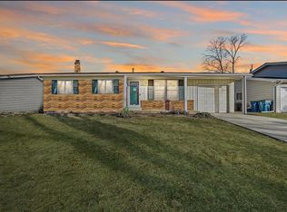 25 Roland Ave, Ballwin, MO 63021