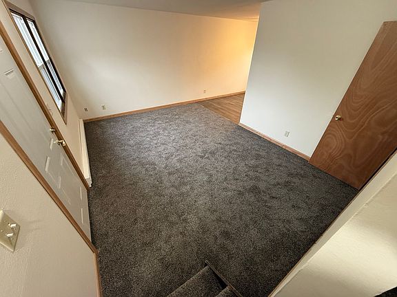 2nd image of 1115 Lancaster St