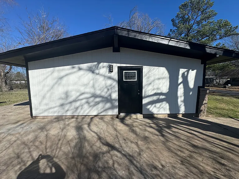 2916 Williams Ave — Photo 4