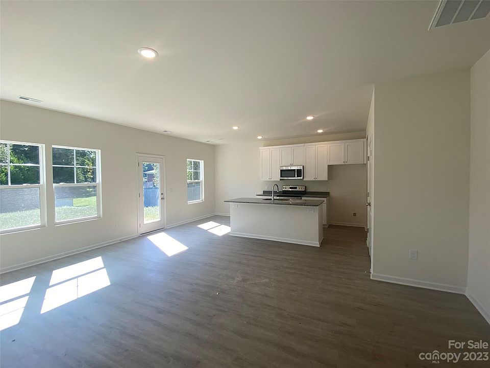 2nd image of 720 Brandon St