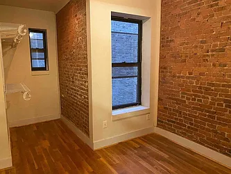 Rented by Tapiro Realty