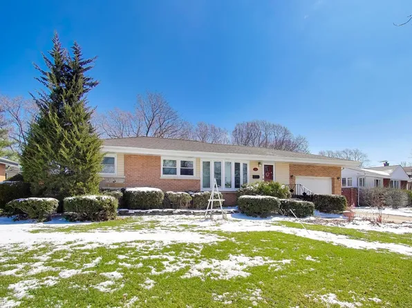 219 S Reuter Dr, Arlington Heights, IL 60005