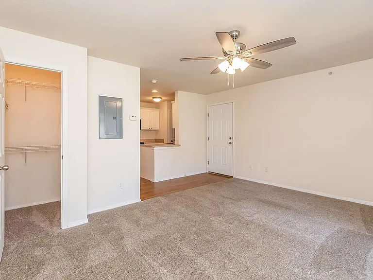Watermill Park Apartments Studio
