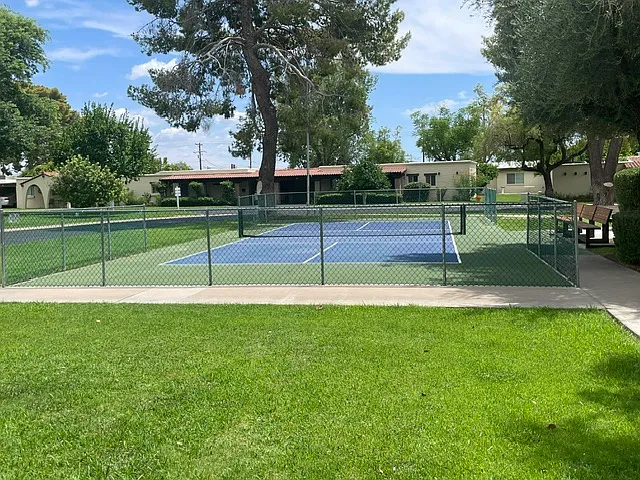 2 bed, 900 sqft, $1,275 — Photo 2
